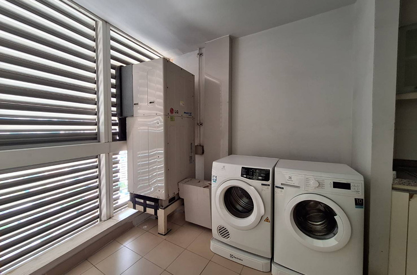 Condominium in Sukhumvit : Millennium Residence 